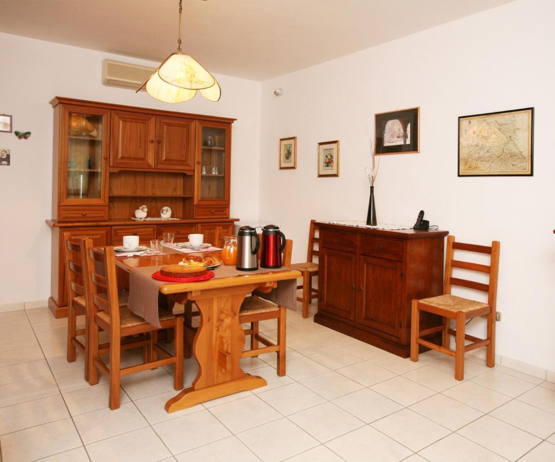 לינה וארוחת בוקר Porto Fuori I Salici Di Laura מראה חיצוני תמונה